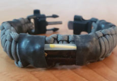 Pathfinder bracelet with glowstick and cutter
